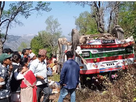 प्युठानमा बस दुर्घटना हुँदा १ बालकको मृत्यु २२ जना घाइते प्रशासन