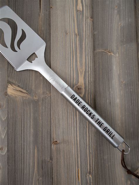 These Personalized Stainless Steel Groomsmen Gifts Are EASY To Make!