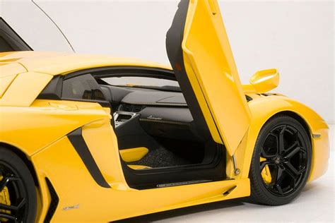 Lamborghini Aventador 118 Scale Model The Next Best Thing Autoevolution