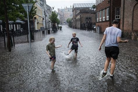 Dmi Vejret Bliver Vildere Og Varmere Avisen Dk