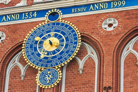 Orologio Astronomico Sulla Torre Della Camera Dei Comedoni Riga