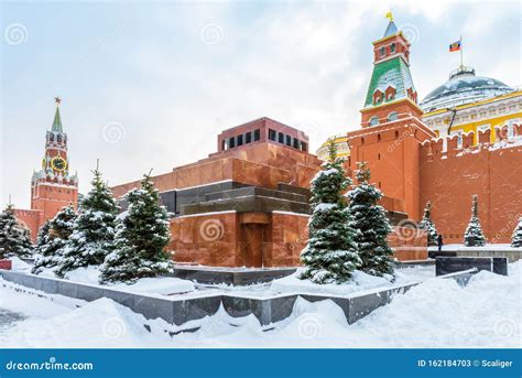 Plaza Roja De Mosc En Invierno Rusia Mausoleo De Lenin Por Mosc Bajo