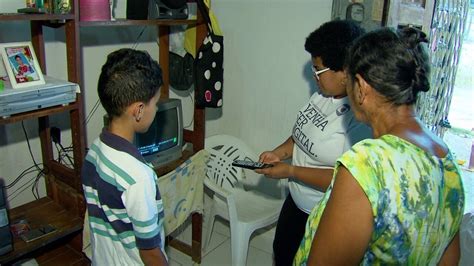 Moradores da Iputinga recebem orientações sobre sinal digital da TV