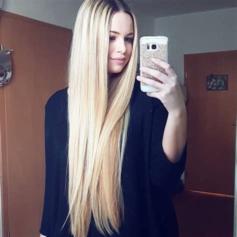 Nice Long Blonde Hair Straight And Sleek Long Blonde Hair Long Hair Styles Blonde Hair