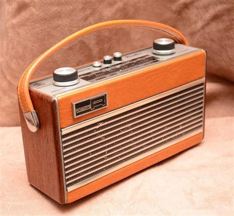 Vintage Roberts Rambler Transistor Radio 1783363560