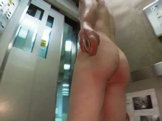 秘密の脱衣場所から公園を抜けてショッピングモールの西隣にある団地を勃起したペニスをいじりながら全裸で散歩してきた 220330 Pornhub Gay