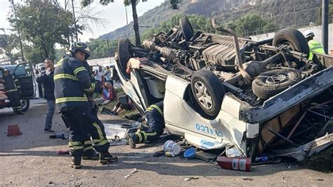 Mueren dos personas por volcadura de transporte público en Iztapalapa