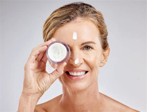 88,000+ Anti Aging Cream Pictures