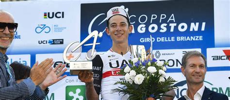 Davide Formolo Quitte UAE Team Emirates Velo 101