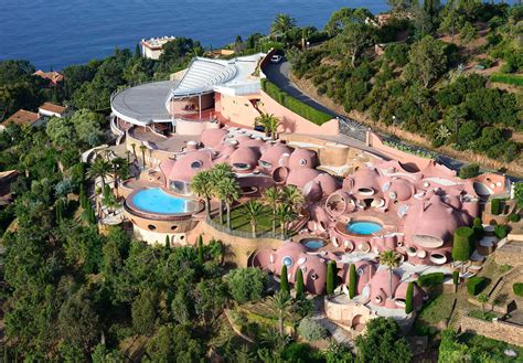 Les Palais Bulles Brutalt Se