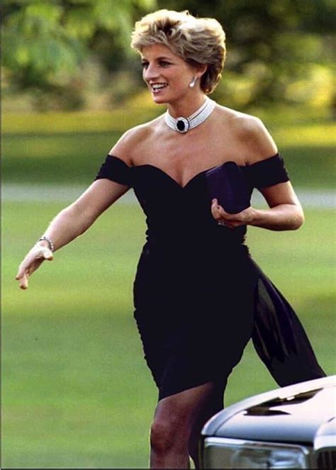 El Vestido De La Venganza De Lady Di Ha Cumplido 25 Años Revista Soon