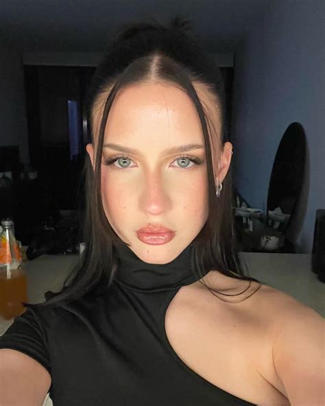 Ella Bailey (@ella.bailey__) • Instagram photos and videos