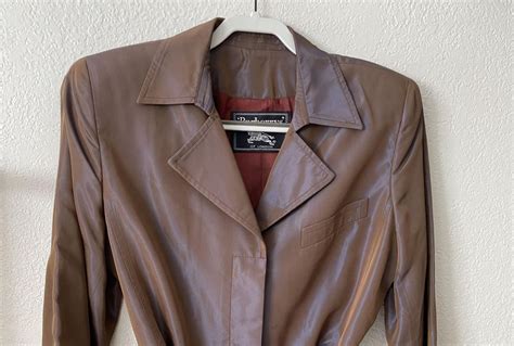 Redditor Pays Only 20 For Silk Burberry Jacket At The Thrift Store