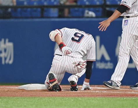 塩見がアクシデントで途中交代 腰を押さえ倒れ込む担架で退場 下半身コンディション不良から復帰したばかり【ヤクルト】：中日スポーツ・東京中日スポーツ