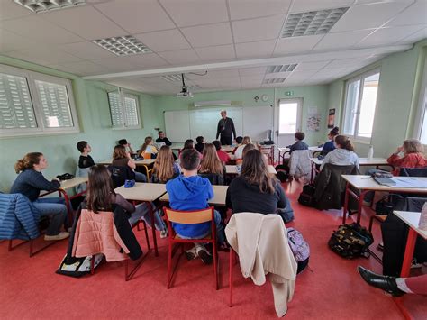 Visite De Monseigneur Christory Au Coll Ge Notre Dame Ecole Et