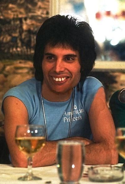 Freddie's smile... - Freddie Mercury - Fanpop