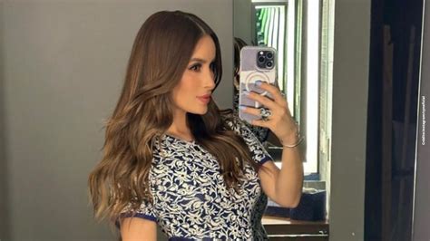 Cynthia Rodríguez presume su pancita de embarazo en bikini
