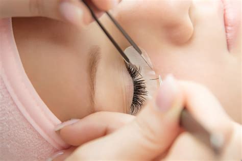 6 Essential Tips For Starting An Eyelash Extension Business