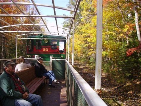 Take This Fall Foliage Train Ride Through Maine For A One-Of-A-Kind ...