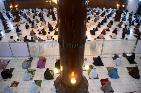 Terawih Pertama Ramadan Hijriah Times Indonesia