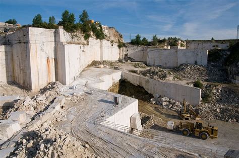 Cave Di Travertino Romano Poggi Bros