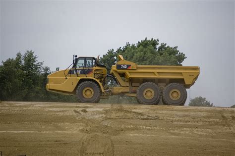 Caterpillar F Dump Truck Wallpaper Coolwallpapers Me