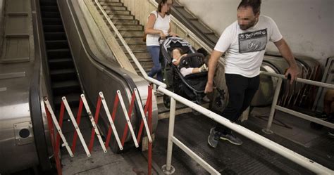 Scale Mobili E Ascensori Metro Unutilit O Un Orpello Il Corriere