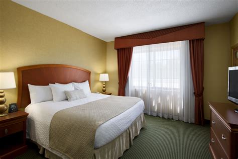 Embassy Suites Hotel Near Greensboro Airport Photo Gallery