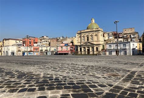 Segninversi In Piazza Mercato A Napoli Il Festival Della Poesia E Dell