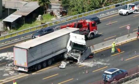 Incidente Sull Autostrada Dei Laghi Lainate Dago Fotogallery