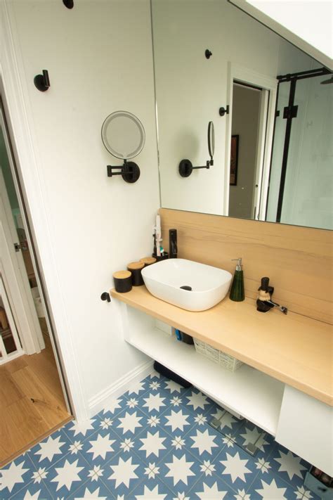 Kennington Lane, London SE11: Area Guide and Local Services 31