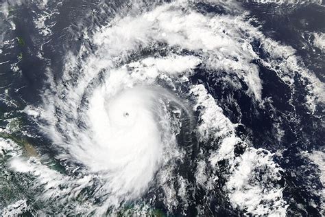 foto mengenal beryl badai  hantam sejumlah wilayah amerika