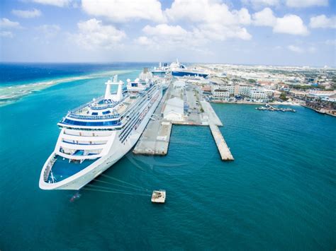 Noticiacla Apa Contento Con A Bay Cu Yegada Di 5 Bapor Crucero Pa Aruba