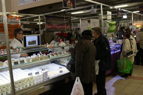 Le marché de Noël des producteurs sinstalle à Andrézieux Bouthéon