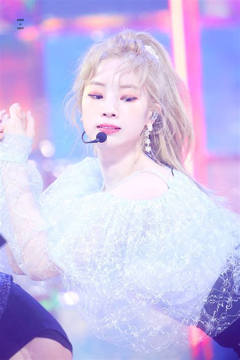 People Are Calling Twices Dahyun Elsa After How Amazing She Looked