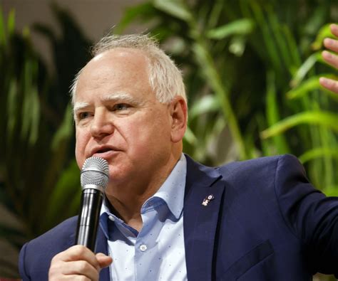 Tim Walz El Gobernador Que Eligió Harris Como Su Fórmula Para La