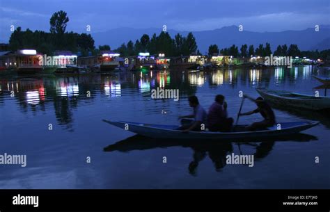 Dal lake night hi-res stock photography and images - Alamy