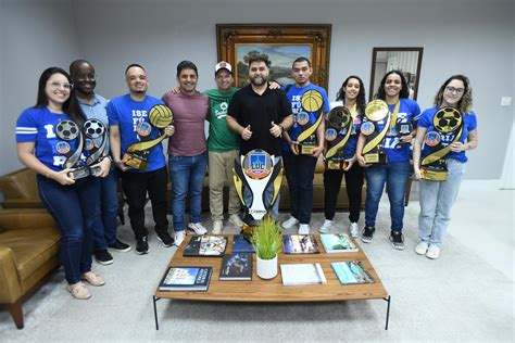 Wladimir recebe equipe campeã da Liga Universitária Campista 2024