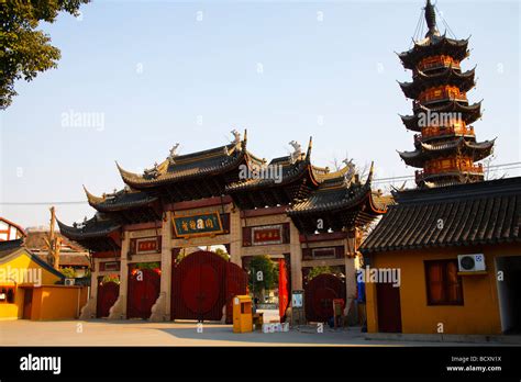 Longhua Temple Hi Res Stock Photography And Images Alamy