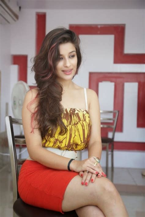 DESI ACTRESS PICTURES Madhurima Tamil Actress Latest Hot Photoshoots Desipixer
