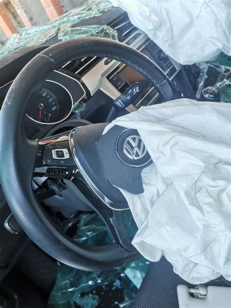 Vw Passat B8 2.0TDI На Части с. Книжовник • OLX.bg