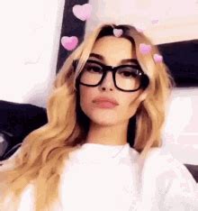 Hailey Baldwin Heart Hailey Baldwin Heart Stare Discover