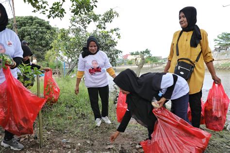 Orang Muda Ganjar Bersihkan Sungai Dan Galakkan Hidup Sehat Bagi Warga