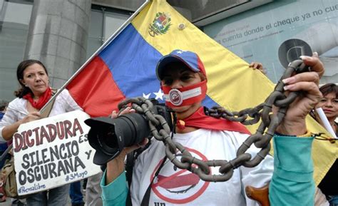 Duro momento para el periodismo en Venezuela más de una decena de