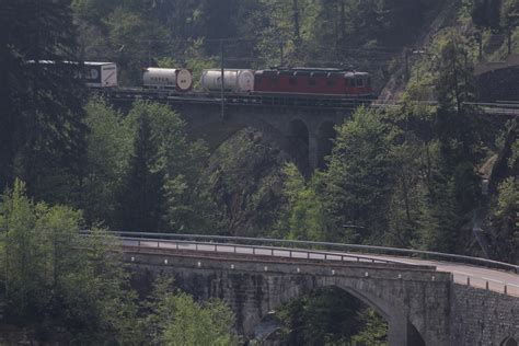 Güterzug mit SBB Lokomotive Re 6 6 11662 Reuchenette Pér Flickr