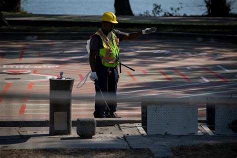 High Temperatures Should Put Outdoor Workers On Alert Worksafebc Cbc