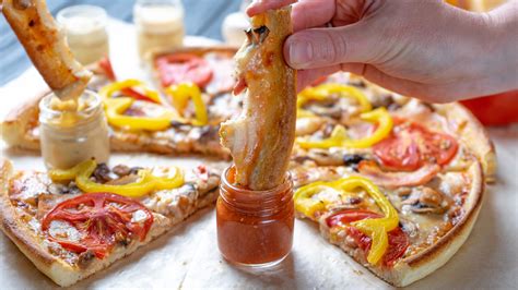 18 Absolute Best Sauces For Dipping Your Pizza Crust