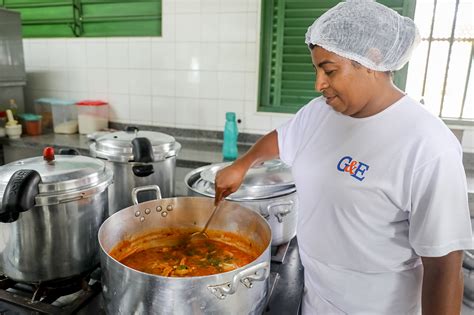 Conheça Dona Jô vencedora da 1ª edição do concurso Sabor de Escola