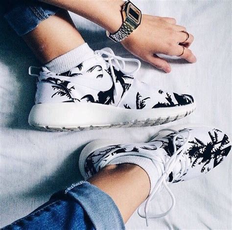 Nike Roshe Run Palm Trees