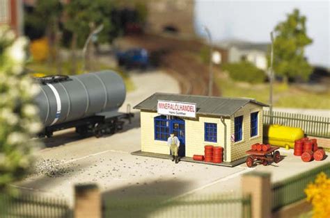 Meises Modelbahncenter Piko 61834 H0 Mineralölhandel Günther